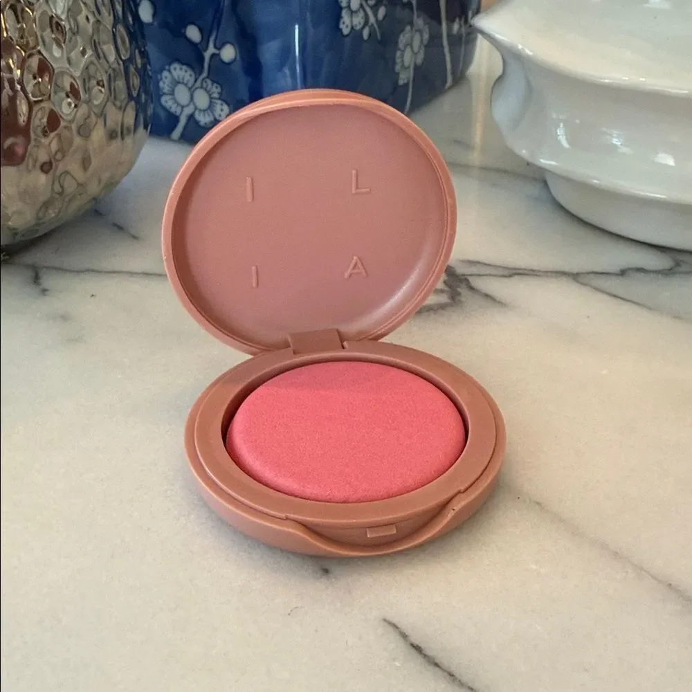 Ilia Soft Focus Blurring Blush - Talc-Free Powder Blush In Closer